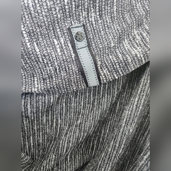 Lululemon Vinyessa Scarf - Picture 2 of 4